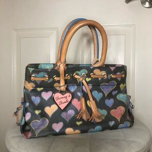 DOONEY & BOURKE PURSE!! 💘